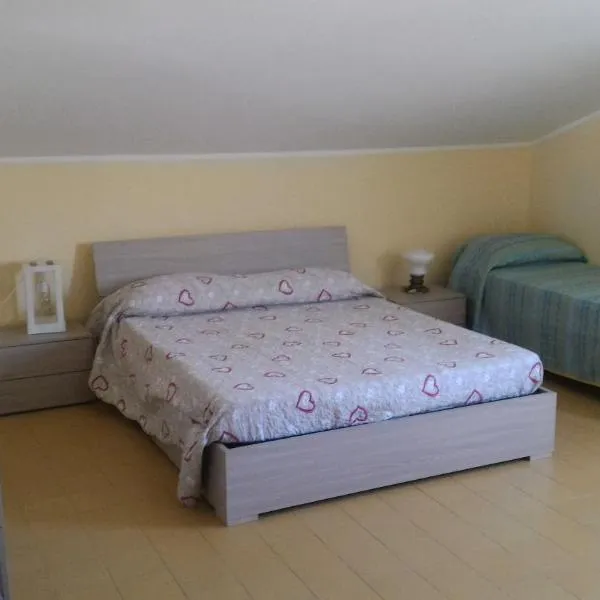 Beach House, hotel in Torvaianica