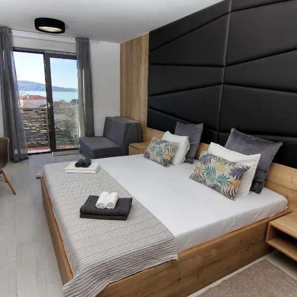 Azur, hotel v destinaci Novi Vinodolski