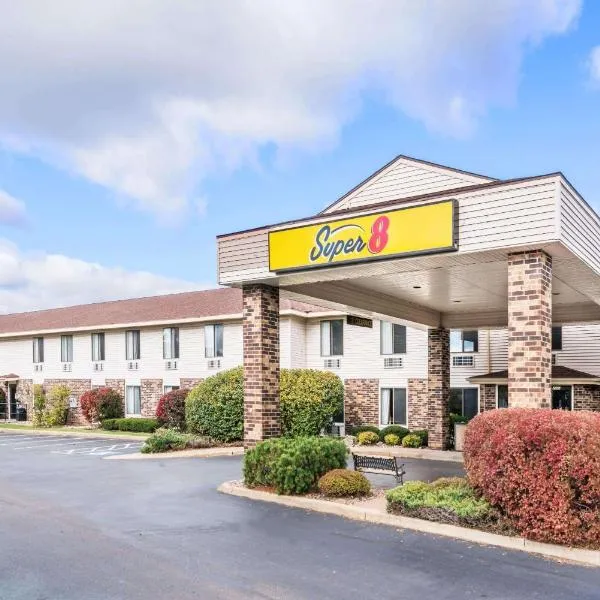 Super 8 by Wyndham Wausau, hotel di Schofield