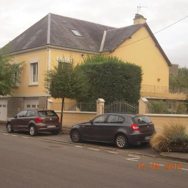 54 AV ROGERS MARTIN DU GARD, hótel í Bellême