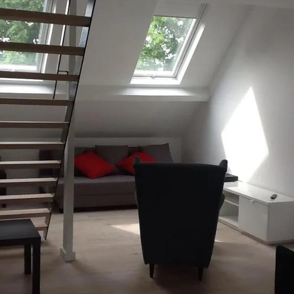 Akker duplex โรงแรมในMortsel