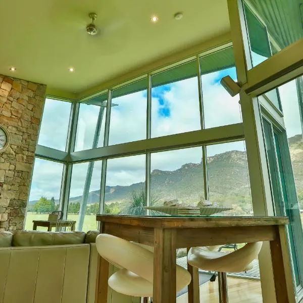 Ironstone Romantic Couples Retreat, hotel in Halls Gap