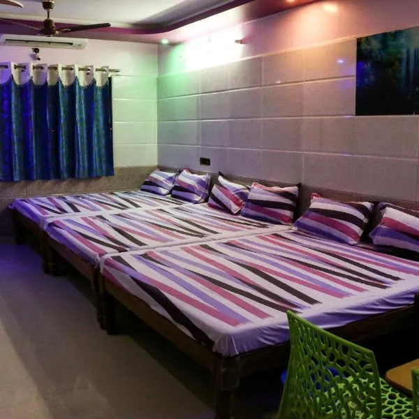 Sri Priya Lodge, hotel in Dharmapuri