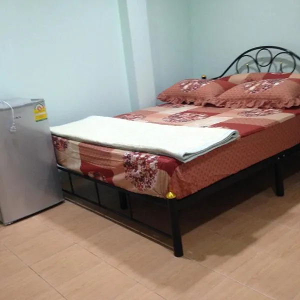 J&E, hotel v destinaci Nong Prue