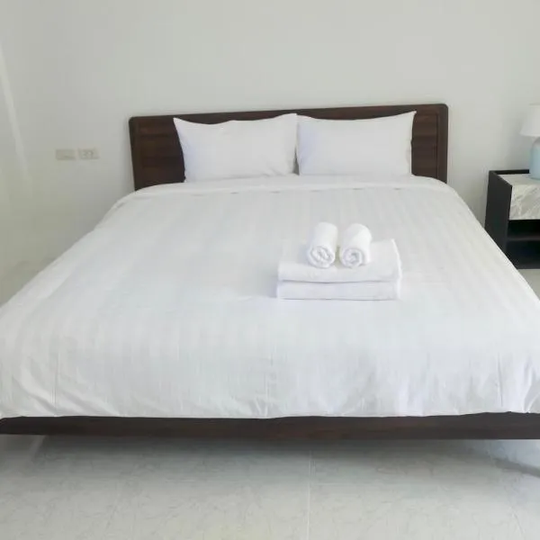 Airport Pearl Residence, hotel v destinaci Nai Yang pláž