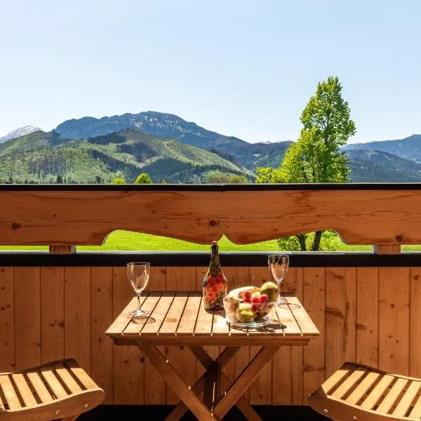 Domek w Roztokach z widokiem na Tatry, z balią i sauną, hotel in Kościelisko