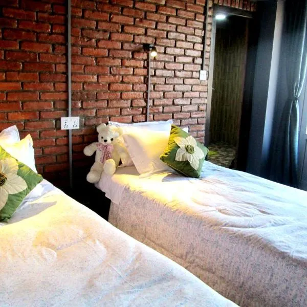 Cafe Beyond and Guest House, hotel in Bhaktapur