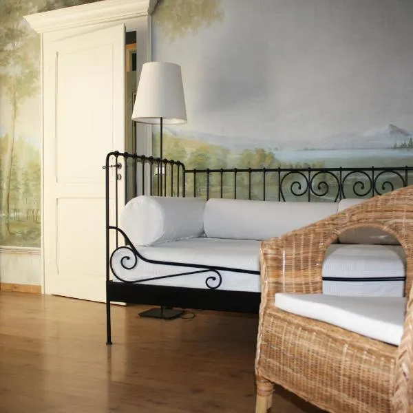 The painted house, nei vicoli di Sirolo posto spiaggia in omaggio, hotel em Sirolo