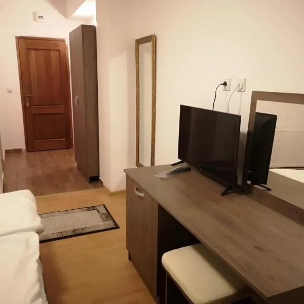 Pensiune Rosdelmar, khách sạn ở Reşiţa
