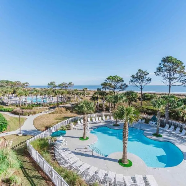Stunning Views!!-Oceanfront Villa-Heated Pool-Private Balcony-Tiki Bar-Walk to Coligny Plaza, hotel en Hilton Head Island