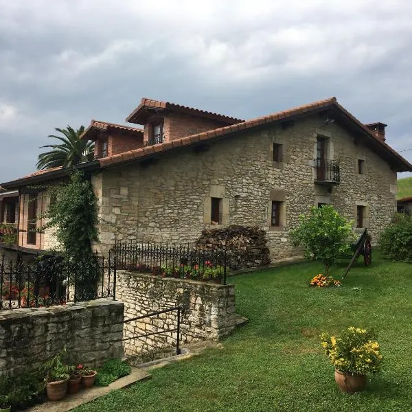 Casa Los Laureles, hotel u gradu Hinojedo