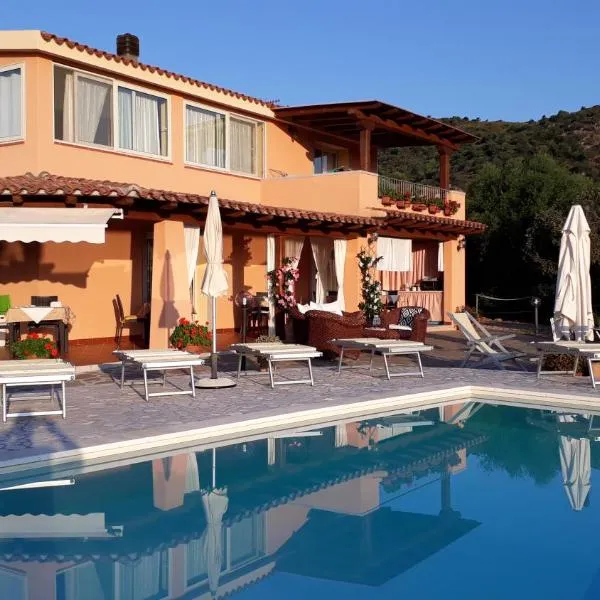 Li Muntigeddi, hotel v destinaci San Teodoro