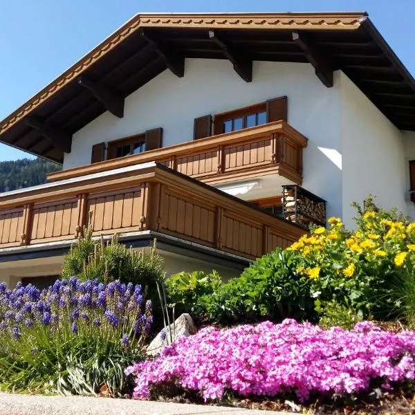 Haus Rosi, hôtel à Uttendorf