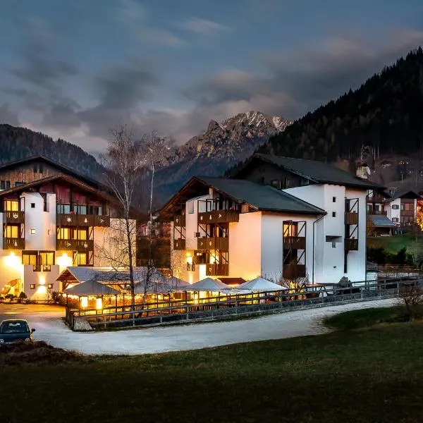 Hotel Castel Pietra, hotel em Fiera di Primiero