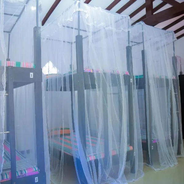 Hikka Surf Hostel、ヒッカドゥワのホテル