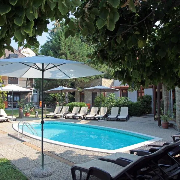 Adler Hotel & Wellness, hotel v destinaci Tihany