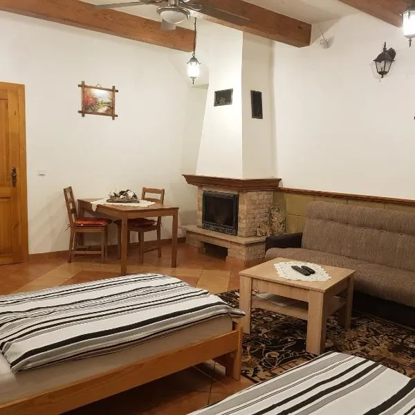 Ubytovanie pod Hradom, hotel v destinaci Sklené Teplice