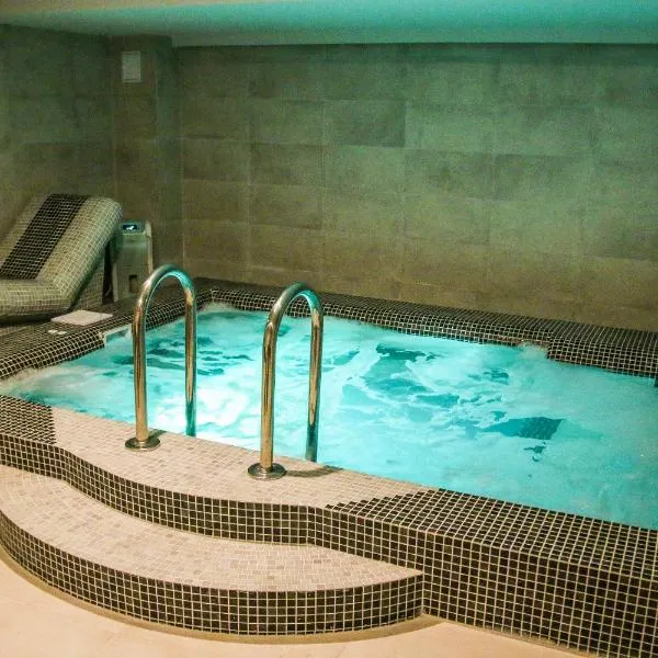 Carol Boutique & SPA ex Vila Cornelia, מלון בבוקרשט