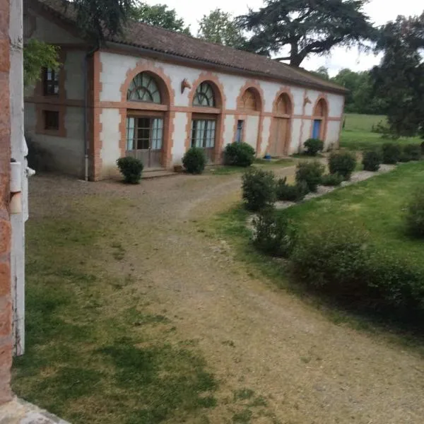 Orangerie LAGAILLARDE, hotel in Encausse