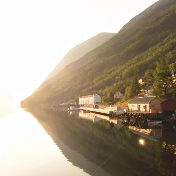 Flørli 4444 Hostel, hotel in Fløyrli