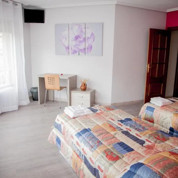 Pensión Parque del Ebro, hotel v destinaci Logroño