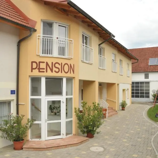 Pension Schlögl, hotel v destinaci Lutzmannsburg