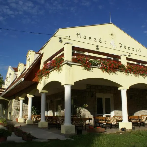 Huszár Panzió és Étterem, hotel in Sárospatak