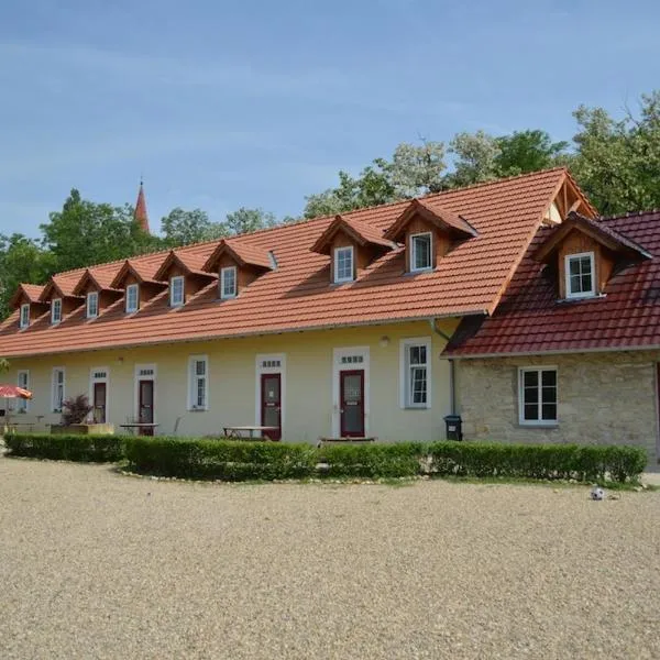 Stará Fara, hotel in Nelahozeves