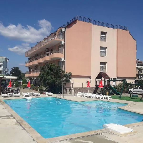 Hotel Black Sea - Breakfast, Pool & Free Parking, hotel en Obzor