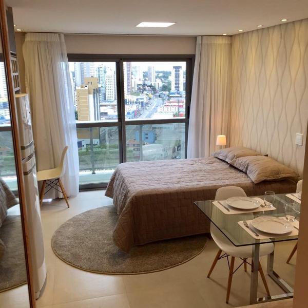 Estudio moderno com linda vista para a Serra