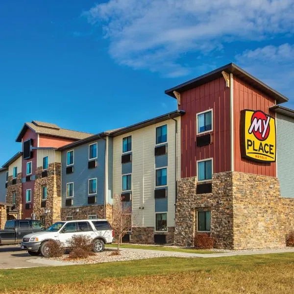 My Place Hotel-Grand Forks, ND، فندق في East Grand Forks