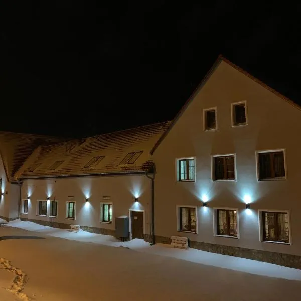 Zajazd Zachęta, hotel v destinaci Kamienna Góra