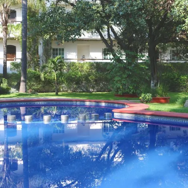 Áurea Hotel and Suites, hotel v mestu Santa Cruz de las Flores