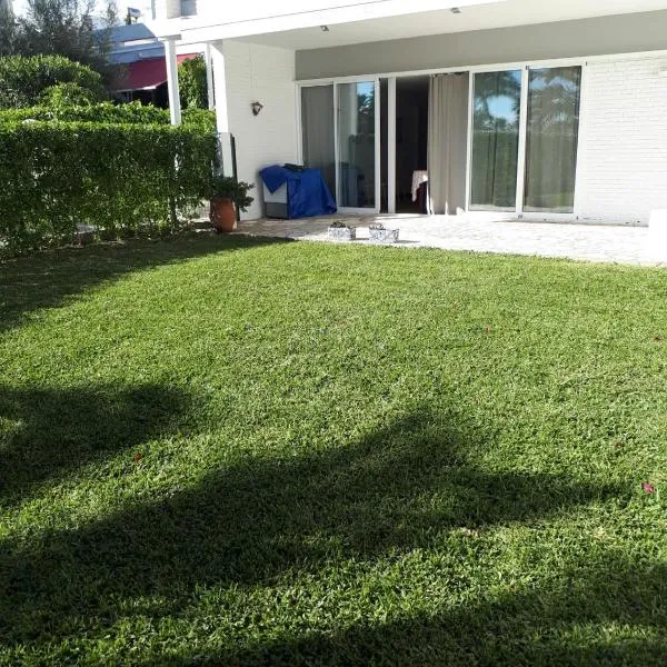 1 de 17 CASA CON JARDÍN PRIVADO A 200m DE LA PLAYA.、ベラのホテル