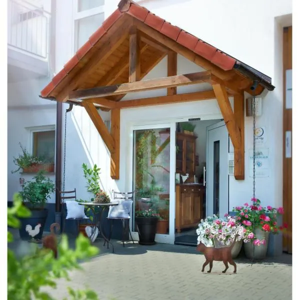 Landhaus-Apartments, hotel v destinaci Wattenheim