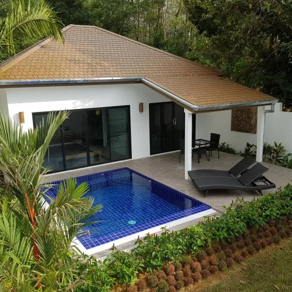 Exotic Boutique Hotel, hotel in Khao Lak
