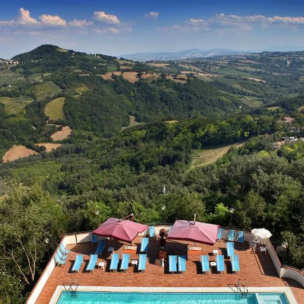 Albergo Centopini, hotel in Saludecio