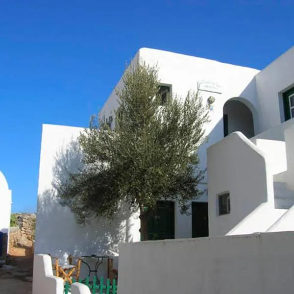 Irene Rooms, hotel em Chora Folegandros