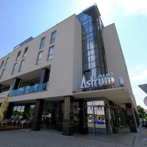 Business Hotel Astrum Laus, hotel en Levice