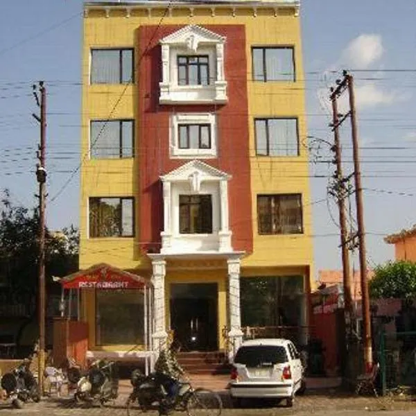 Hotel Landmark, hotel en Bahādrābād