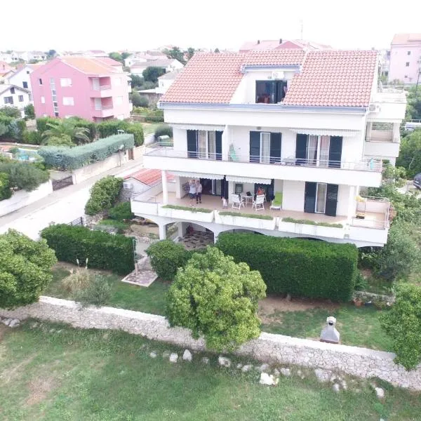 Apartment House Nono, ξενοδοχείο σε Povljana