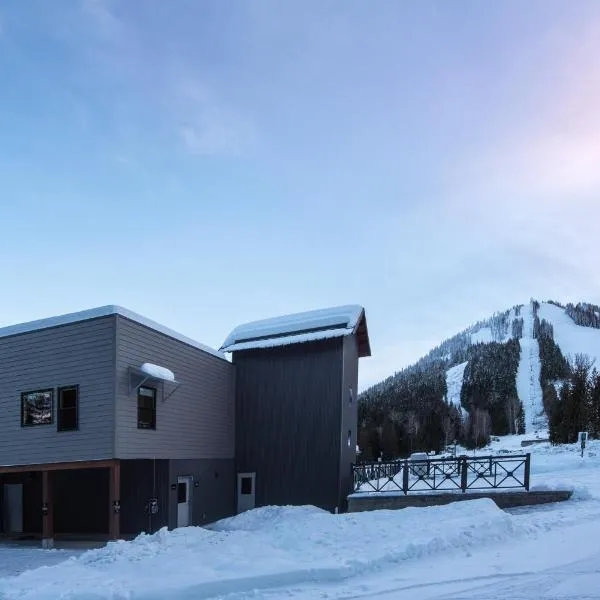Nowhere Special Hostel, hotel a Rossland