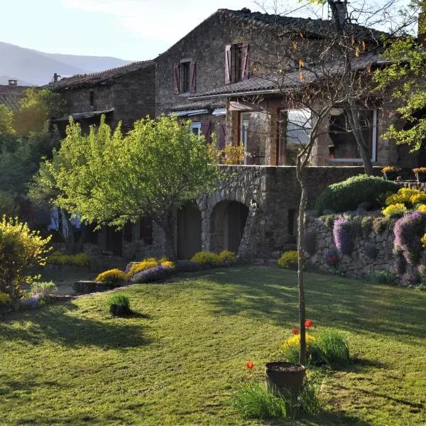 Chambre d'hôtes de Thorée: Maclas şehrinde bir otel