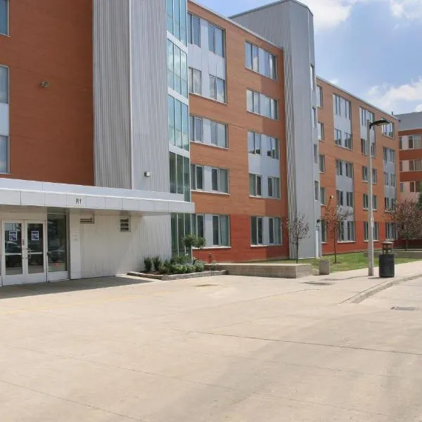Residence & Conference Centre - Brampton, отель в городе Брамптон