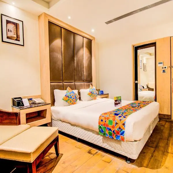 FabHotel Prime V Hazratganj, hotel v destinaci Lakhnaú