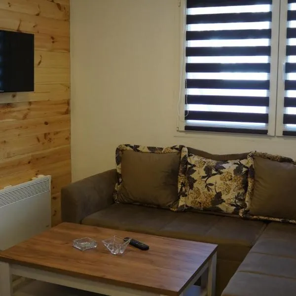 Rondović Apartmani - Durmitor, hotel in Pitomine