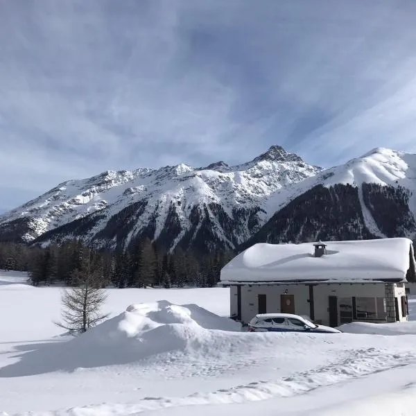 Chesa Piz d'Esan, hotel v destinaci S-chanf