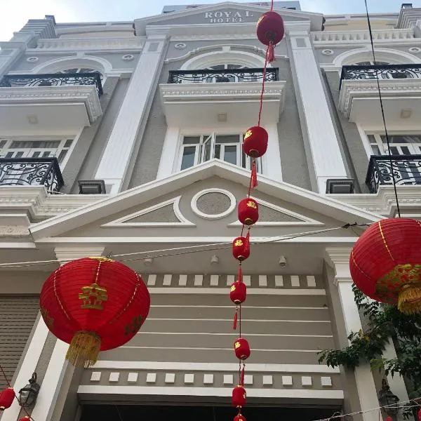 Royal Hotel, hotel em Phú Long