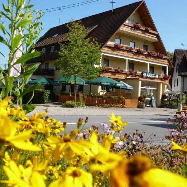 Hotel-Restaurant Gasthof zum Schützen: Baiersbronn şehrinde bir otel