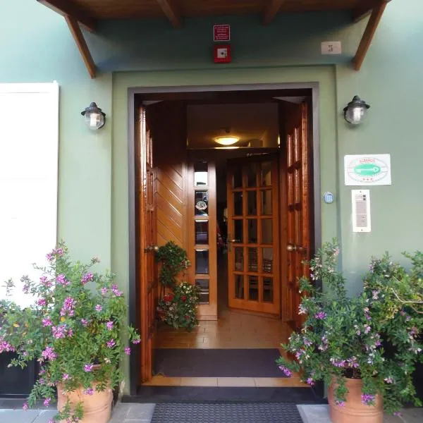 모넬리아에 위치한 호텔 Hotel Italia